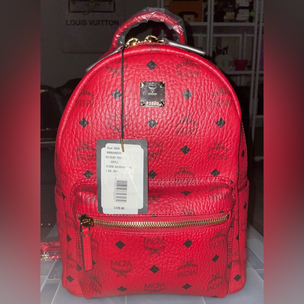 MCM VISETOS SMALL STARK SIGNATURE MONOGRAM LOGO BACKPACK BOOKBAG RUBY RED $720